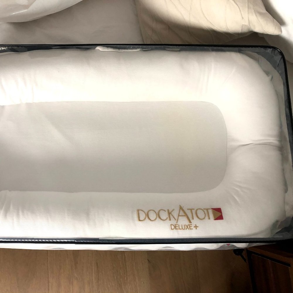 Like new - DockATot Deluxe+ Baby Bed